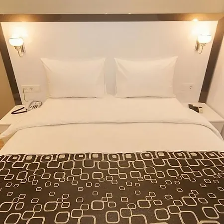 Dolce Aparthotel 3*